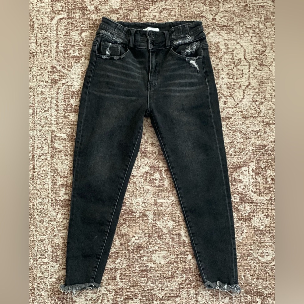 Kancan Signature Kurvy Ultra High Rise Ankle Cropped Distressed Black Size 28